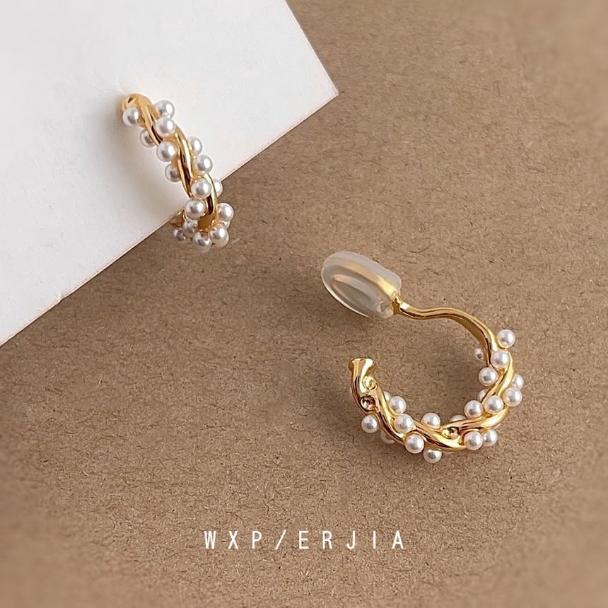 Faux Pearl Alloy Ear Cuff