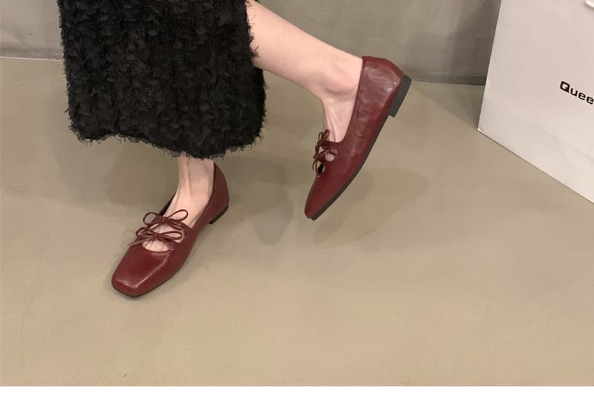 Square-Toe Flats With Bow