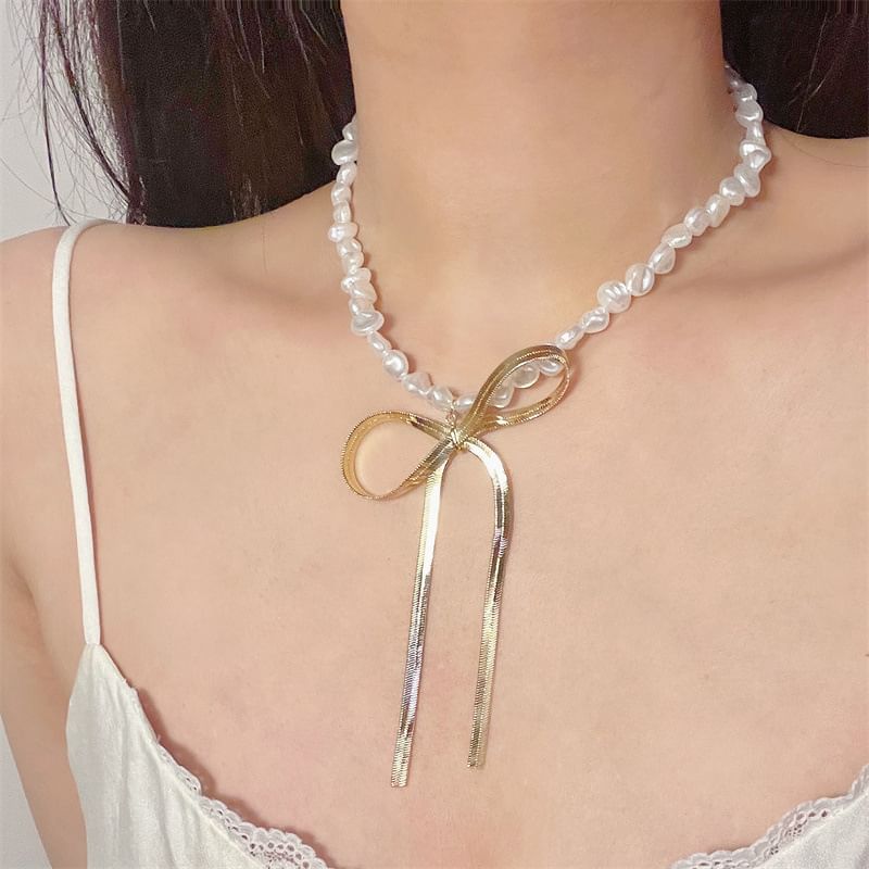 Bow Faux Pearl Choker