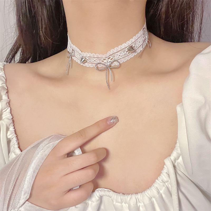 White Lace Choker Necklace With Bow And Spike Rivets