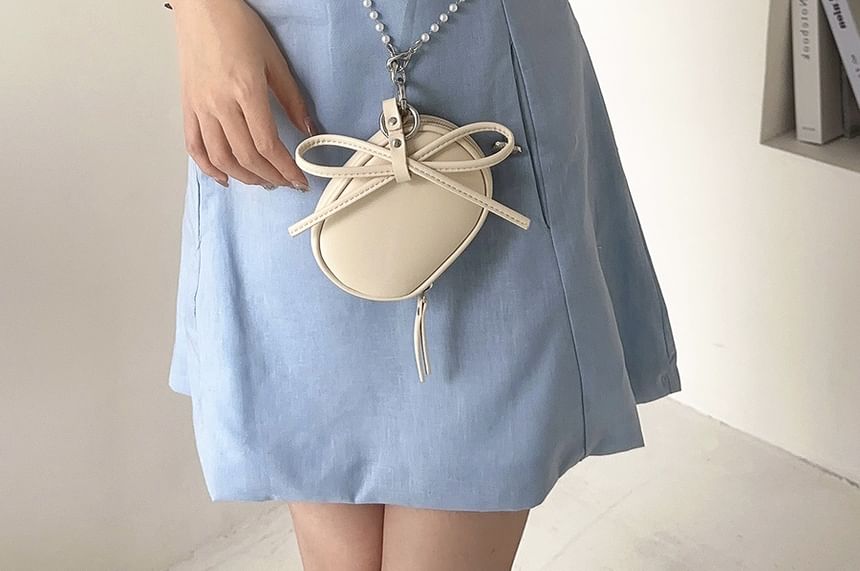 Set: Faux Pearl Strap Plain Faux Leather Crossbody Bag + Bag Charm