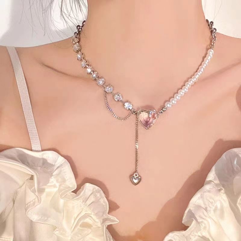 Collier Lariat avec pendentif en forme de cœur et fausses perles en strass