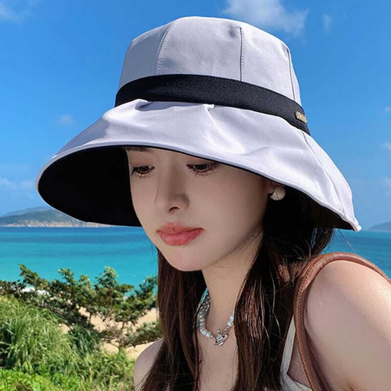 Contrast Trim Wide Brim Bucket Hat