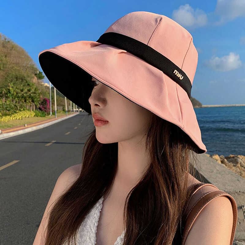 Contrast Trim Wide Brim Bucket Hat