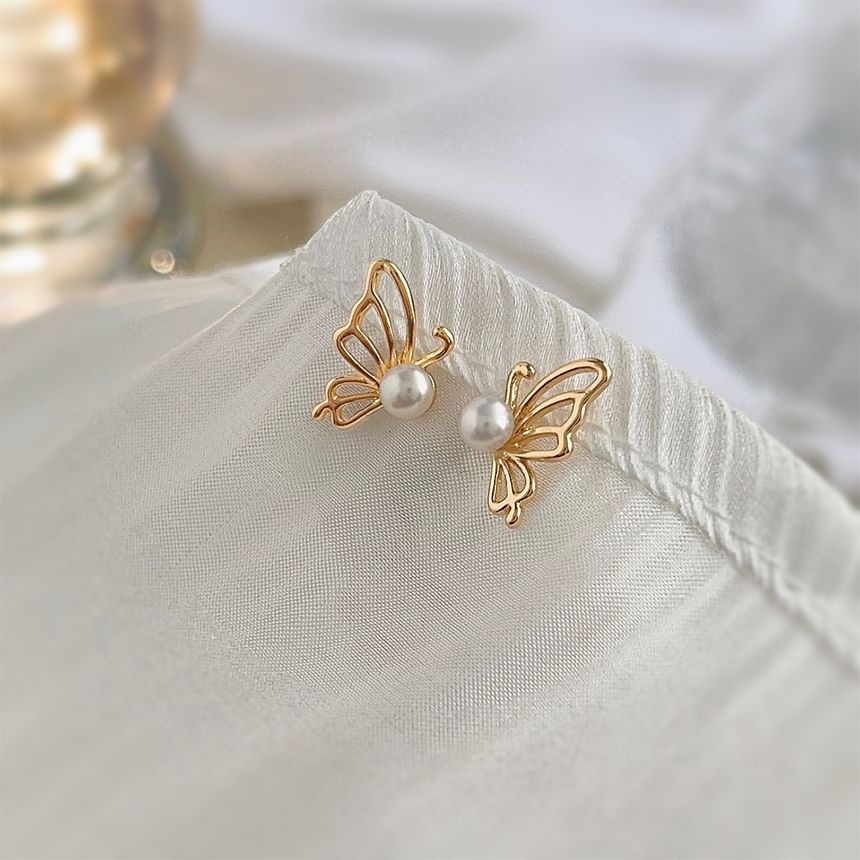 Butterfly Faux Pearl Ear Stud