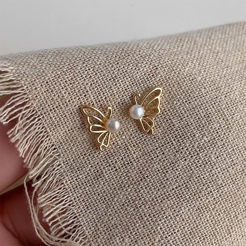 Butterfly Faux Pearl Ear Stud