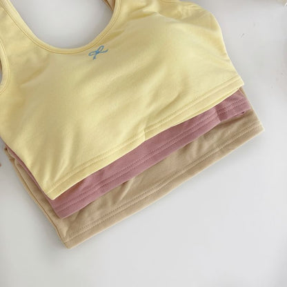 Set: Gepolstertes, kurzes Tanktop mit U-Ausschnitt, Schleife und Stickerei + Sweatshorts mit elastischem Bund