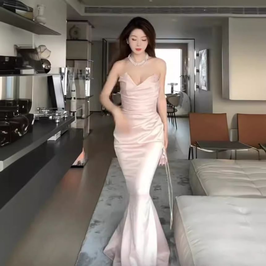 Strapless V-Neck Plain Ruched Midi Sheath Cocktail Dress