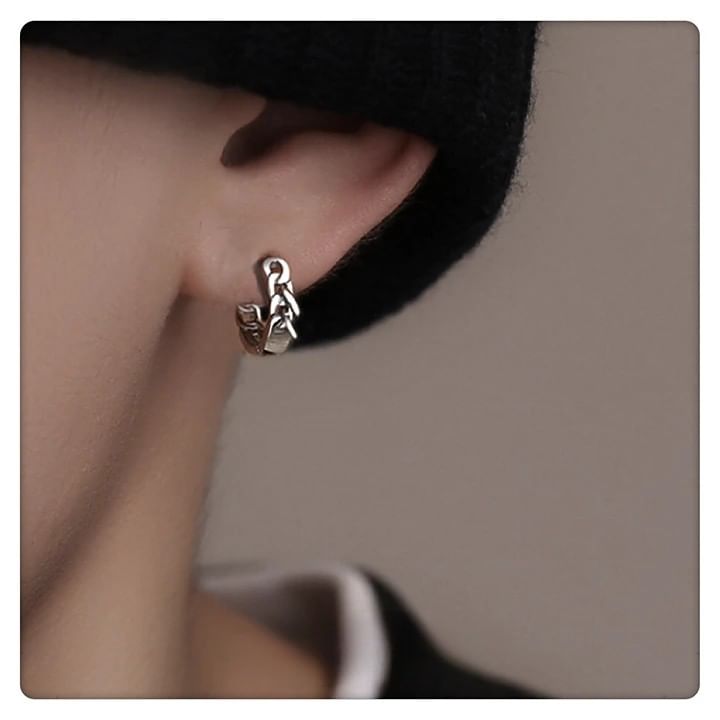 Chain Huggie Earring