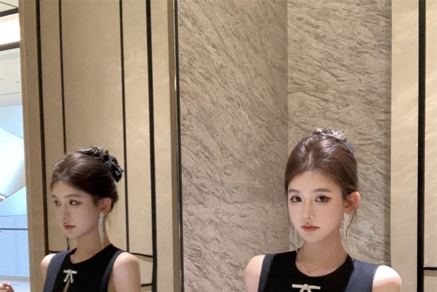 Sleeveless Round Neck Plain Rhinestone Bow Cutout Mini A-Line Dress