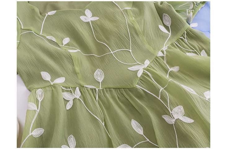 Short-Sleeve Leaf Embroidered Midi A-Line Dress