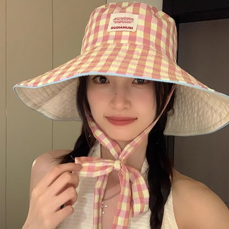 Hat Pattern Checkered Strap With Chin Bucket