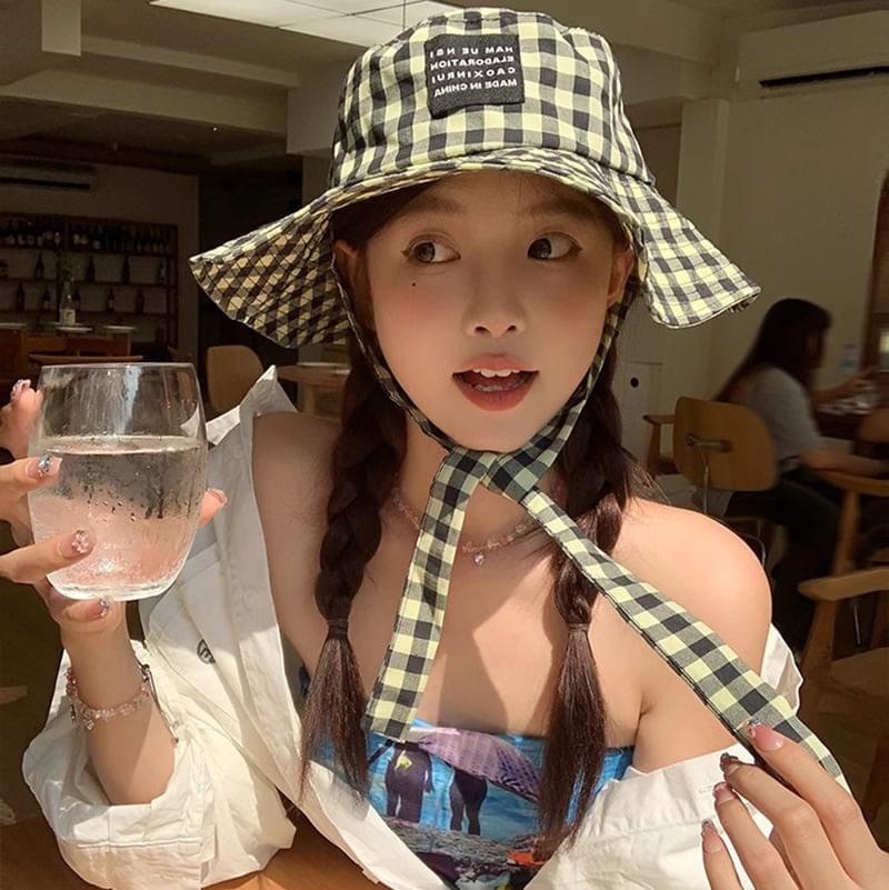 Checkered With Hat Chin Cotton Strap Bucket