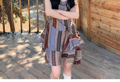 Mini robe à volants avec cordon de serrage et imprimé à bretelles spaghetti