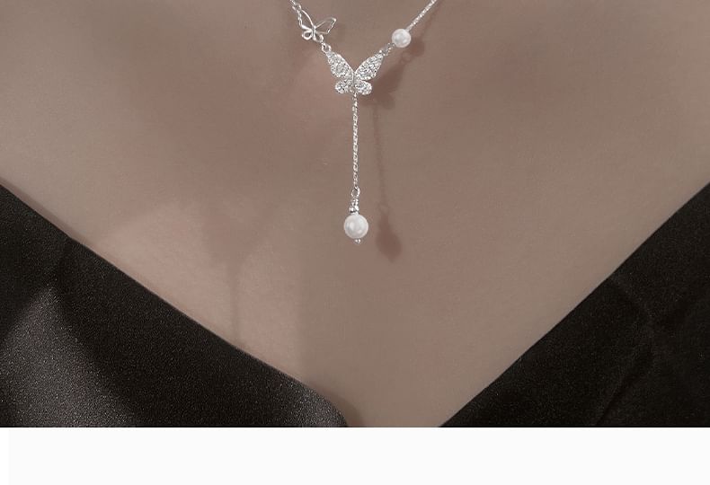 Rhinestone Butterfly Faux Pearl Pendant Necklace