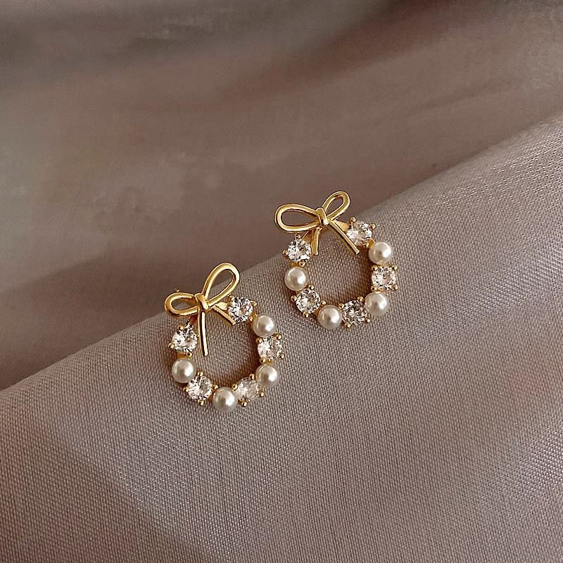 Boucles d'oreilles à tige en fausses perles et strass