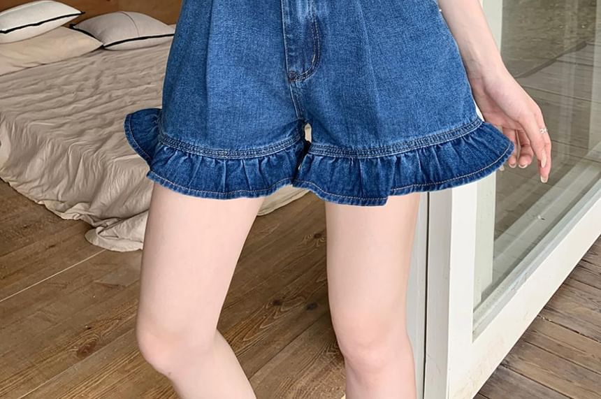 Short en jean taille haute avec ourlet à volants