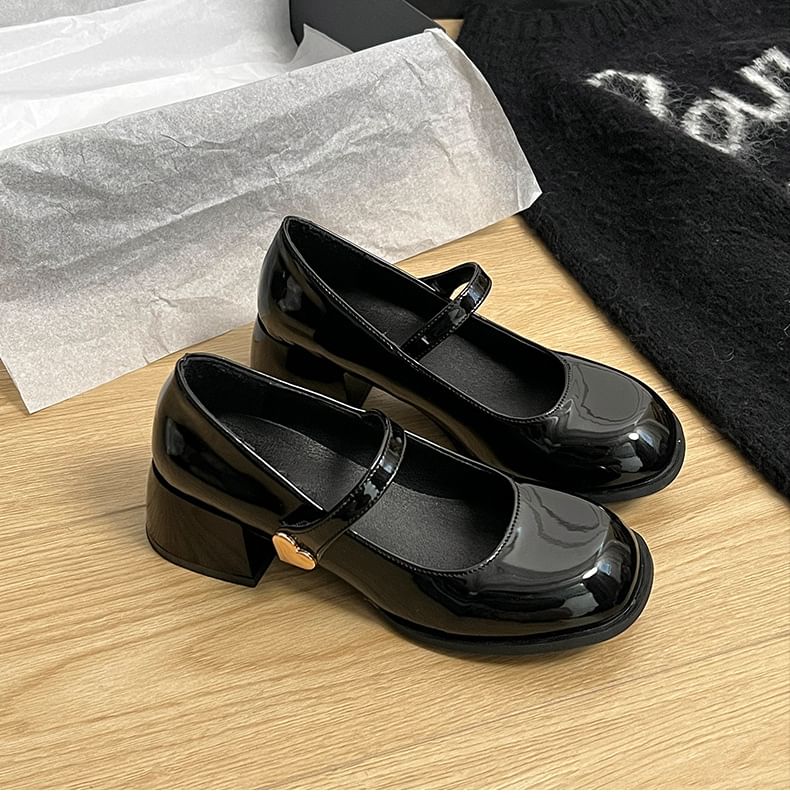 Chunky Heel Heart Buckle Mary Jane Shoes