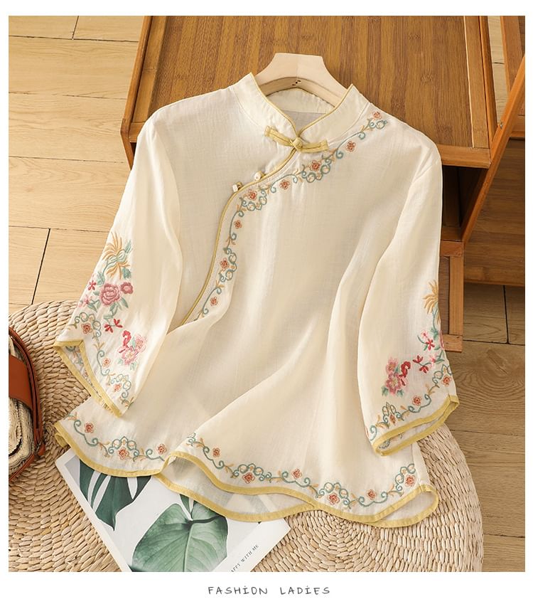 Elbow-Sleeve Flower Embroidered Blouse