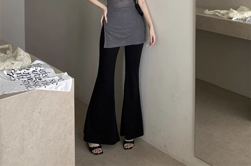 Sleeveless Crewneck Plain Top / Flared Pants