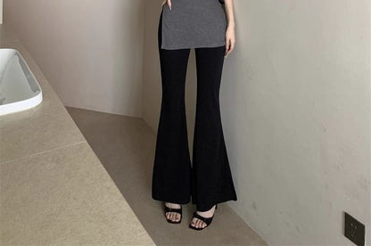 Sleeveless Crewneck Plain Top / Flared Pants