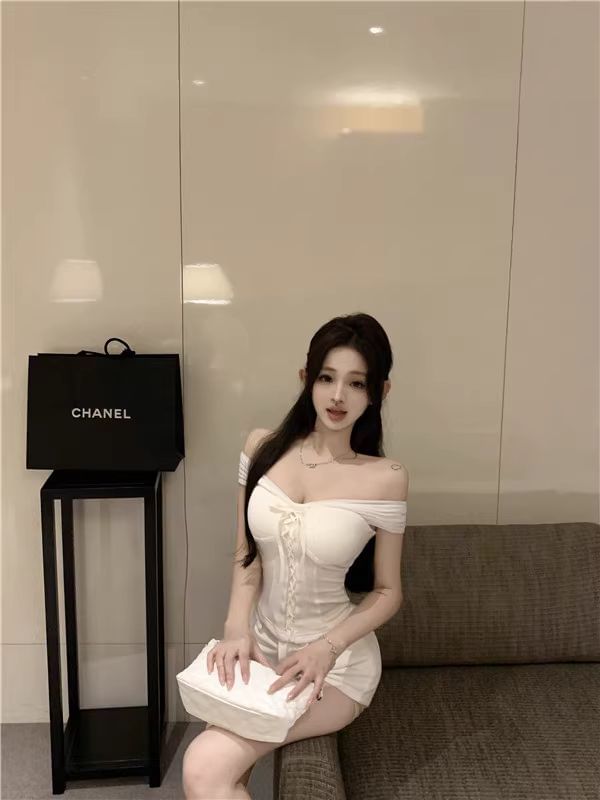 Off Shoulder Plain Crop Top