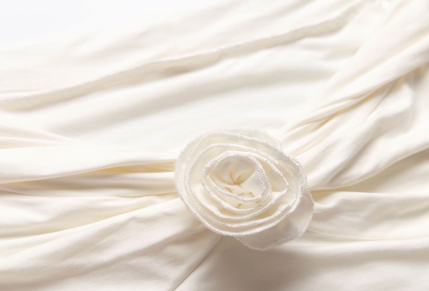 Floral Accent Slim Ruched Off-Shoulder Top Plain Short-Sleeve Crop Fit