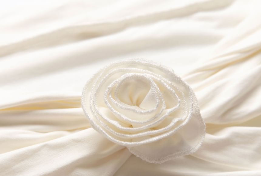 Floral Accent Slim Ruched Off-Shoulder Top Plain Short-Sleeve Crop Fit