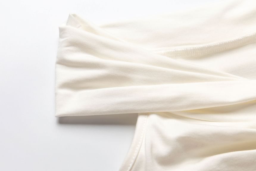 Floral Accent Slim Ruched Off-Shoulder Top Plain Short-Sleeve Crop Fit