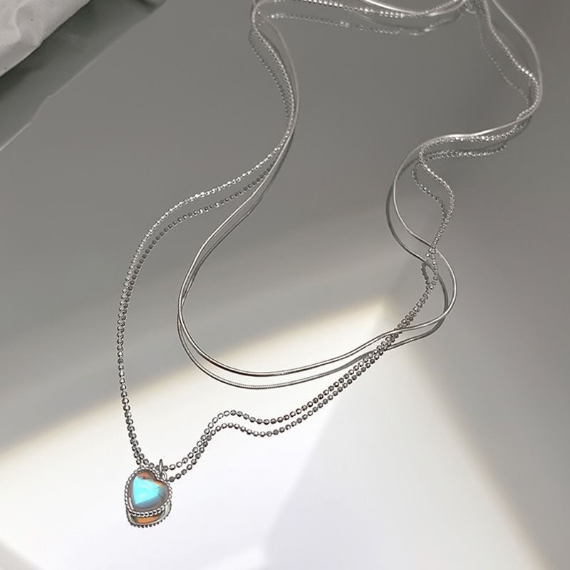 Collier à pendentif en forme de cœur