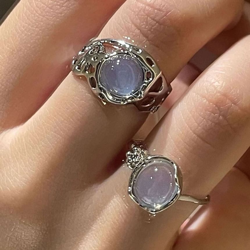 Bague ouverte avec fausses pierres précieuses