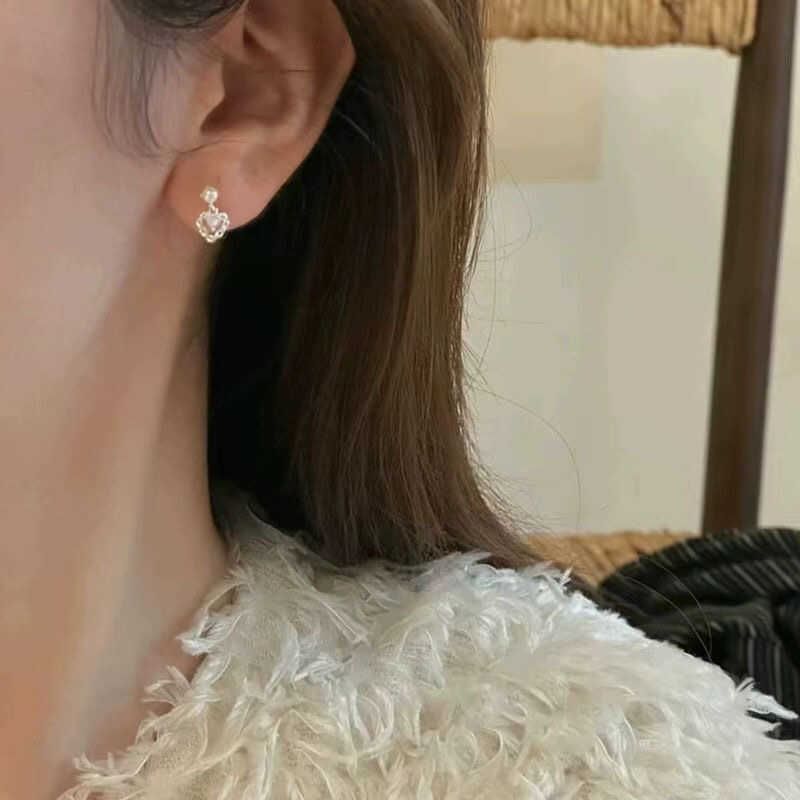 Boucles d'oreilles pendantes en alliage avec fausses perles et strass en forme de cœur