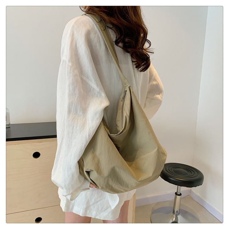 Plain Zip Shoulder Bag