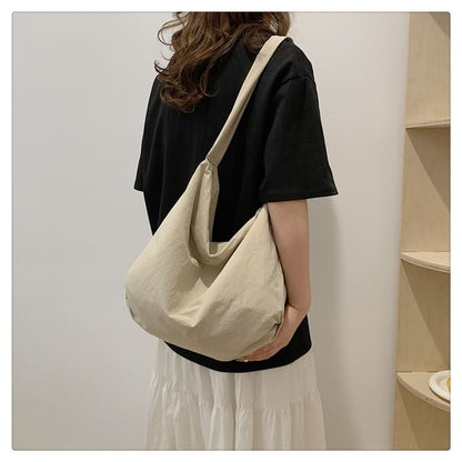 Plain Zip Shoulder Bag