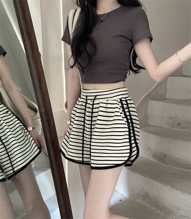 Drawstring Waist Striped Shorts
