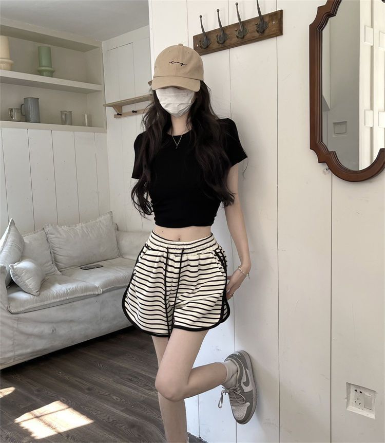 Drawstring Waist Striped Shorts