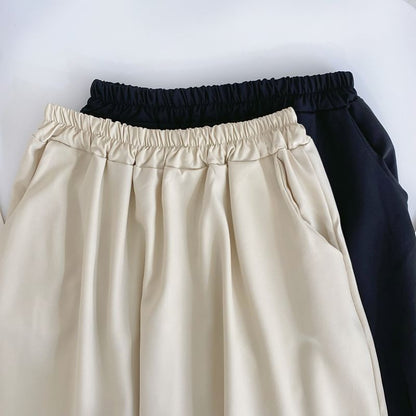 Set: schlichtes Tanktop mit U-Ausschnitt + Hose mit weitem Bein und elastischem Bund