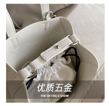Set: Chain Strap Flower Bucket Bag + Pouch