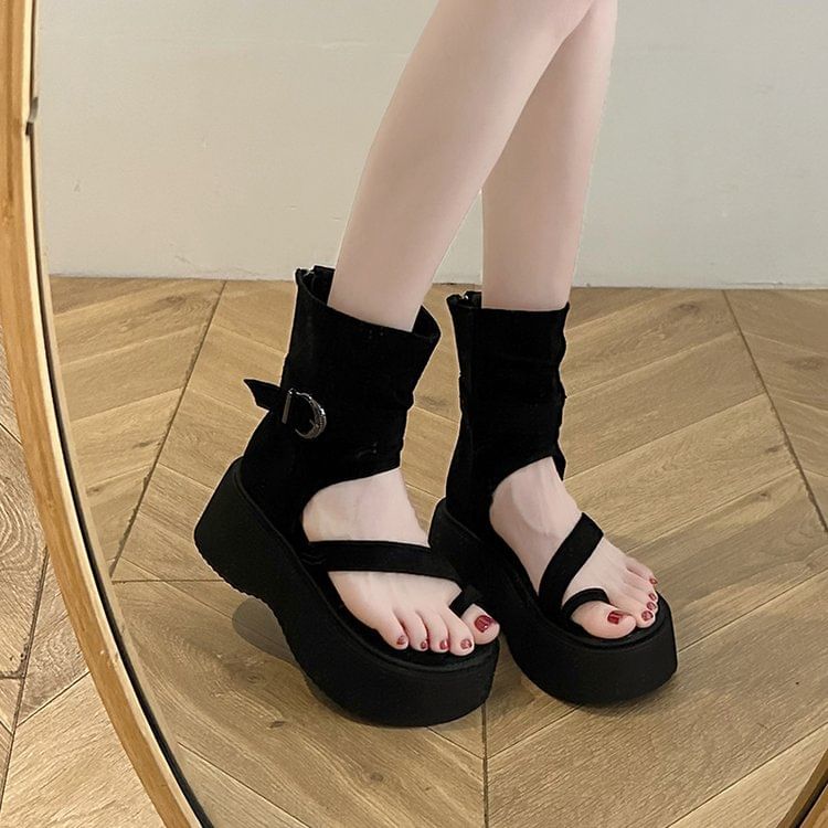 Toe Loop Platform Sandals
