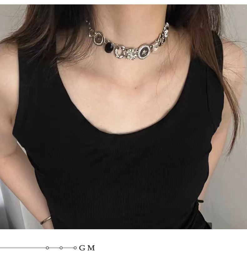 Pendant Choker