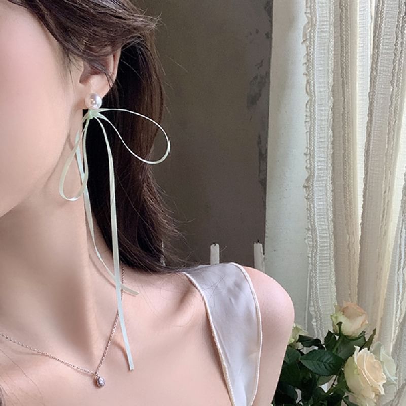 Faux Pearl Bow Earring