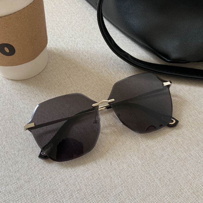 Geometric Frame Oversized Sunglasses