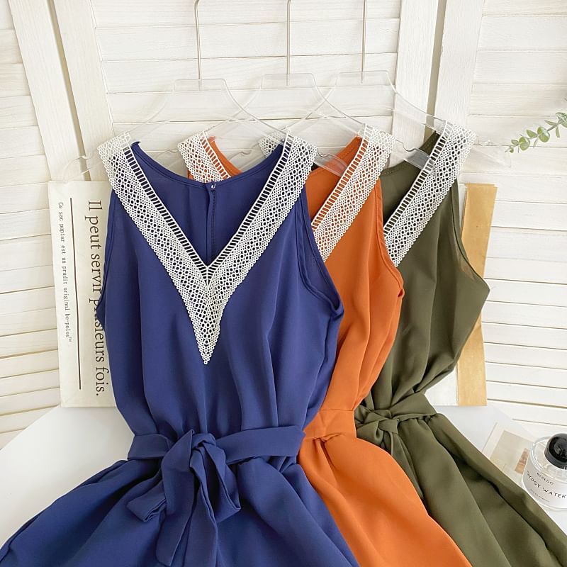 Sleeveless V-Neck Tie-Waist Panel Romper