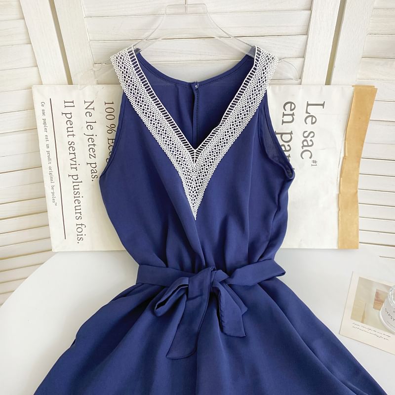 Sleeveless V-Neck Tie-Waist Panel Romper