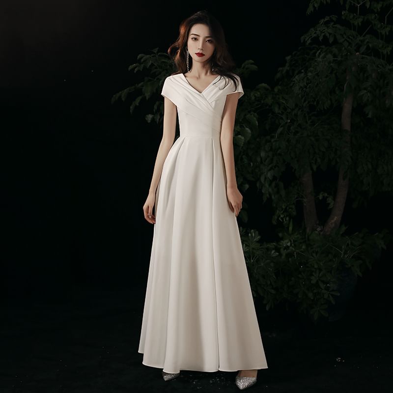 Short-Sleeve V-Neck Plain A-Line Evening Gown / Midi Cocktail Dress
