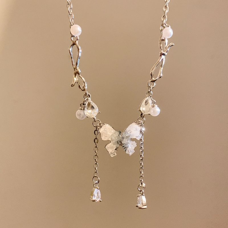 Butterfly Faux Pearl Pendant Alloy Choker