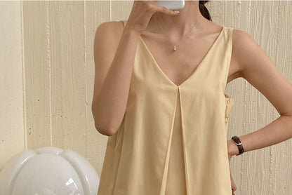 Sleeveless V-Neck Plain Flowy Blouse