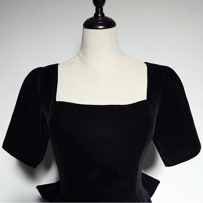 Gown Bow A-Line Short-Sleeve Neck Square Plain Back Velvet Evening