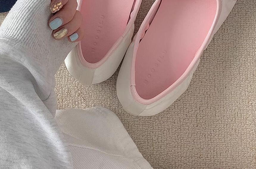 Satin Ballet Flats With Bow