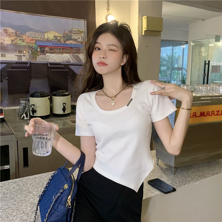 Short-Sleeve Crew Neck Plain Asymmetrical Tee